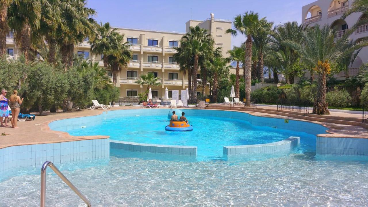 Oscar Beachfront Resort & Spa & Casino Kyrenia  Extérieur photo