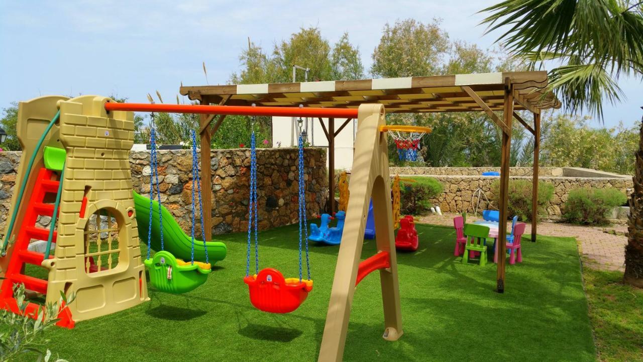 Oscar Beachfront Resort & Spa & Casino Kyrenia  Extérieur photo